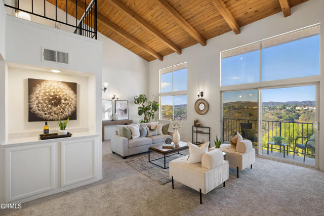 Photo of 2385 Roscomare Rd