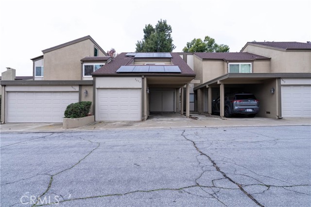 Property photo of 3657 Towne Park Circl