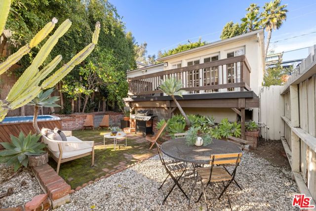 Property photo of 9032 Phyllis AV