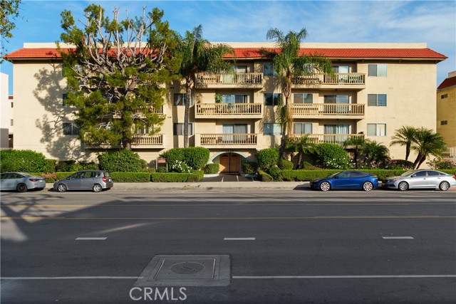 Property photo of 5400 Lindley AV