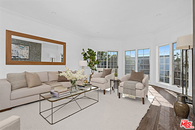 Property photo of 1840 Veteran AV