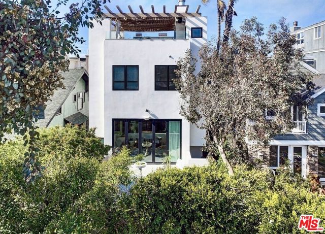 Property photo of 15 Reef ST