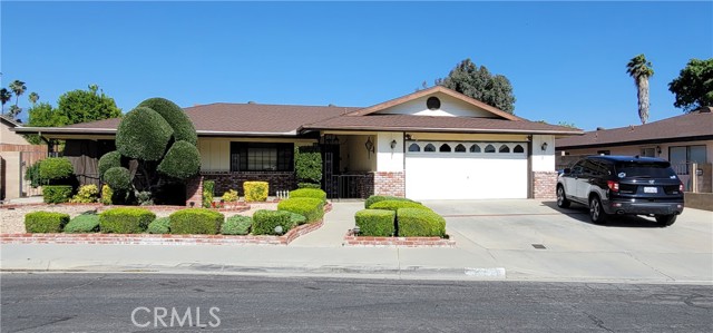Property photo of 26820 Oxford CT