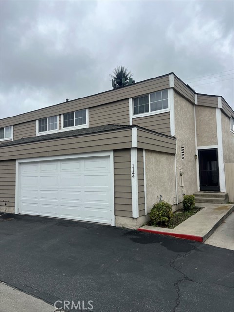Property photo of 1144 N Lyman AV