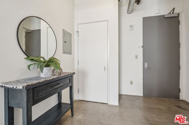 Property photo of 738 S Los Angeles ST