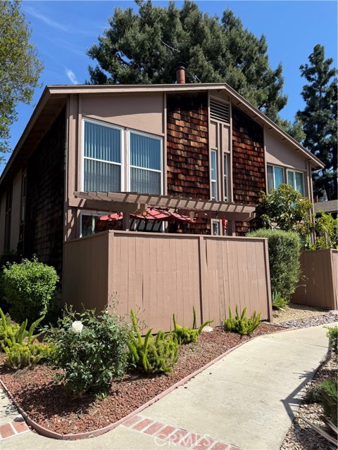 Property photo of 1084 Cabrillo Park DR