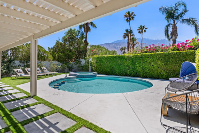 Property photo of 1371 E Del Paso WY