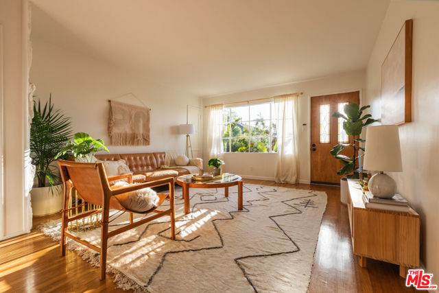 Property photo of 1212 N Stone ST