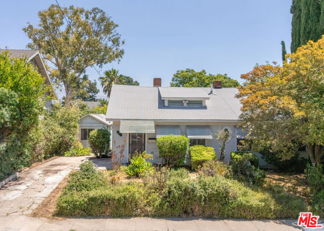 Property photo of 465 N Avenue 51