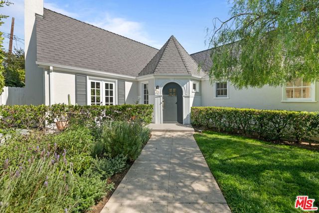 Property photo of 234 N Ridgewood PL