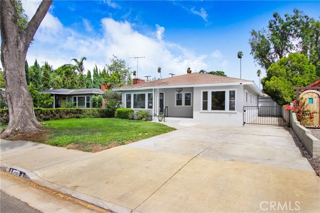 Property photo of 4061 Maplewood pl
