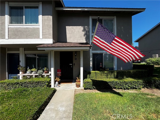 Property photo of 1726 N Oak Knoll