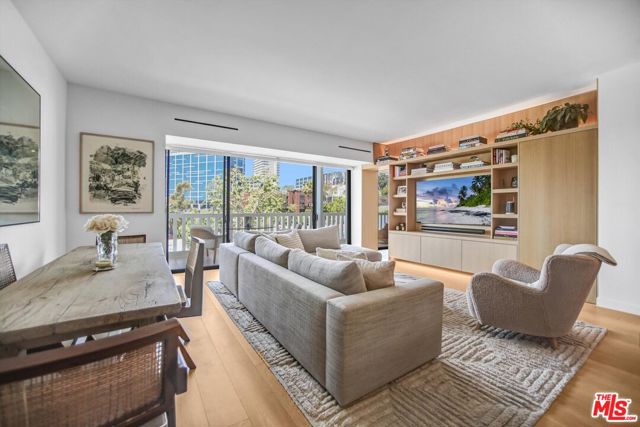 Property photo of 999 N Doheny DR