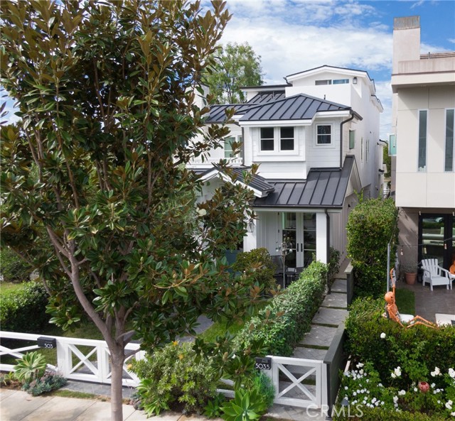 Photo of 503 Poinsettia