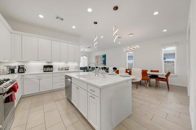 Property photo of 84339 Canzone DR