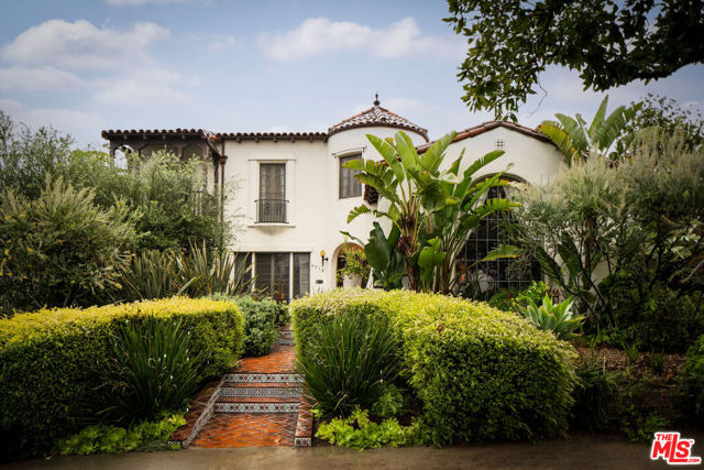 Photo of 4918 Angeles Vista Bl