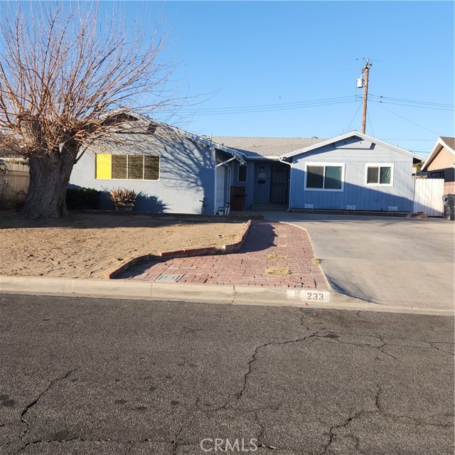 Property photo of 233 E Avenue Q4