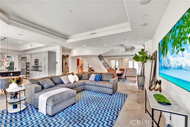 Property photo of 123 N Doheny DR