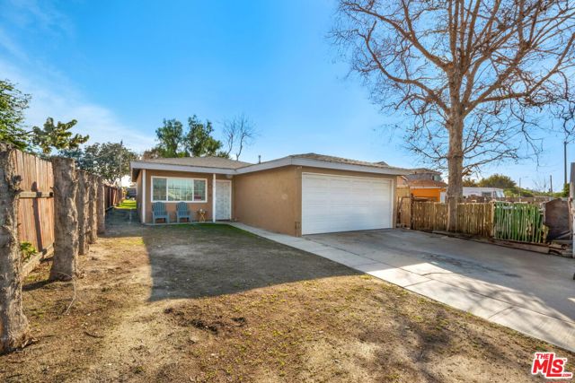 Property photo of 962 E Lanzit AV