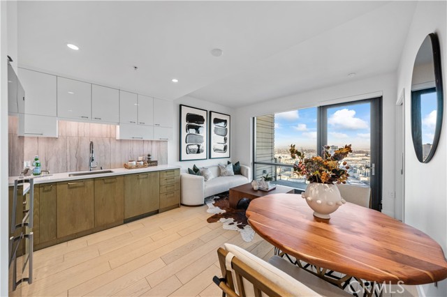 Property photo of 400 S Broadway