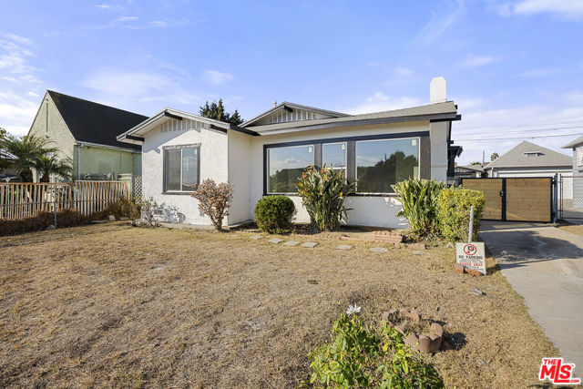 Property photo of 5465 S Victoria AV