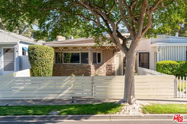 Property photo of 2914 W Chandler BL