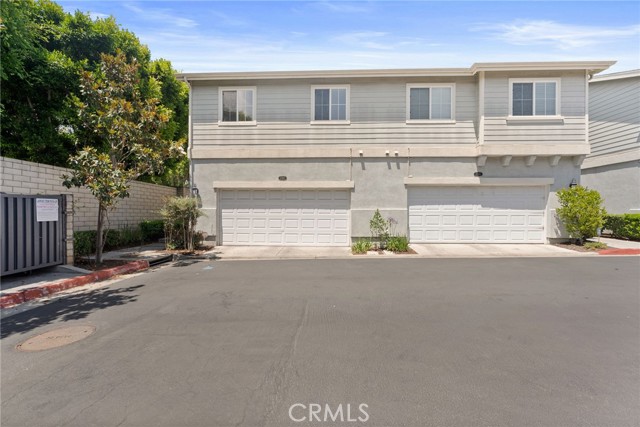 Property photo of 17887 Lilac CT