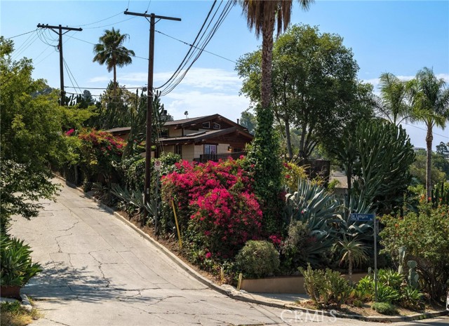 Property photo of 3950 De Longpre AV