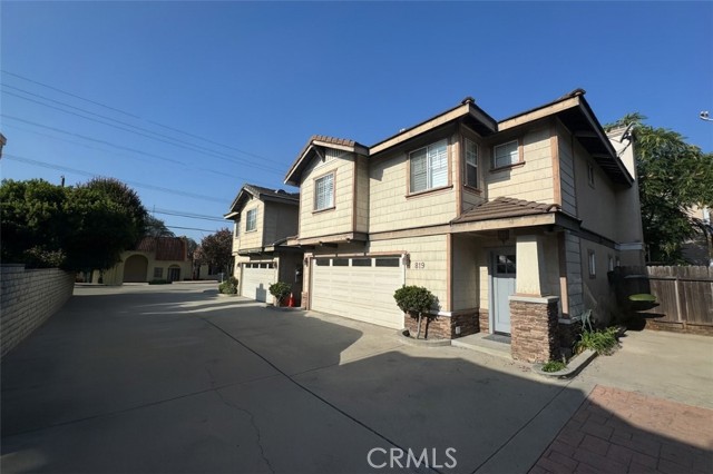 Property photo of 819 W Duarte RD