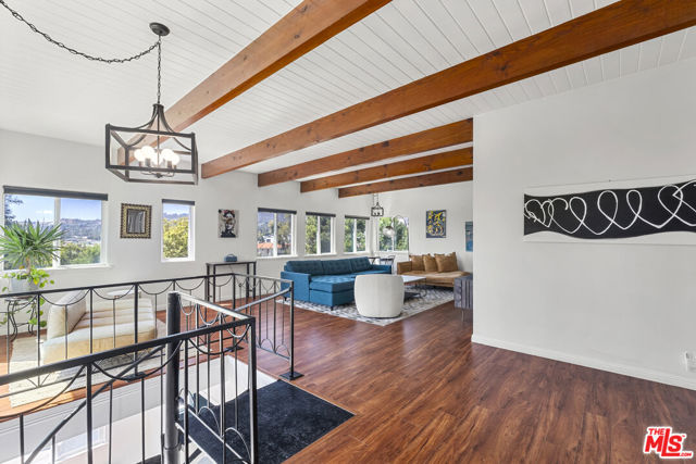 Property photo of 1840 Deloz AV