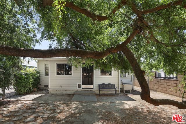 Photo of 10730 Roscoe Bl
