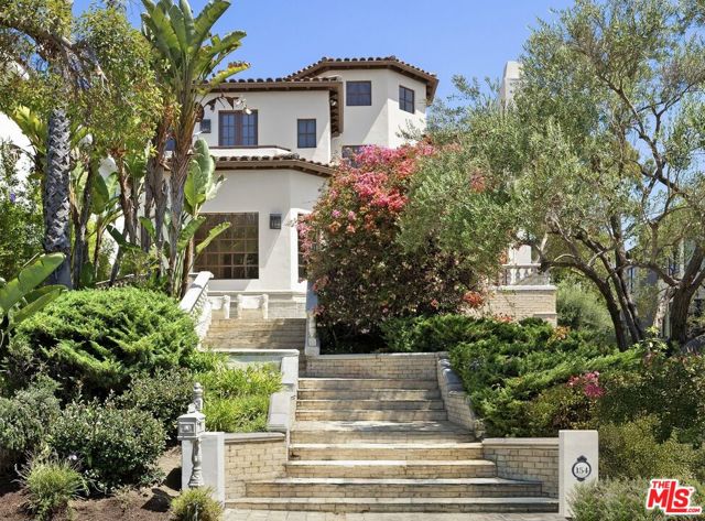 Property photo of 154 N Carmelina AV