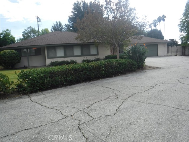 Property photo of 706 W Carroll