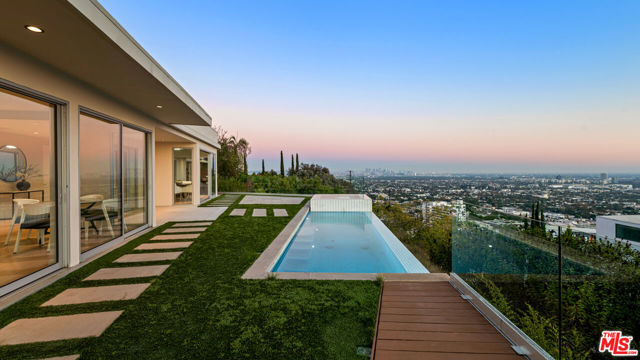 Property photo of 8515 Hedges WY