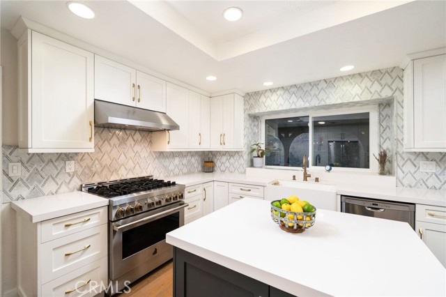 Photo of 810 Mountain Ln