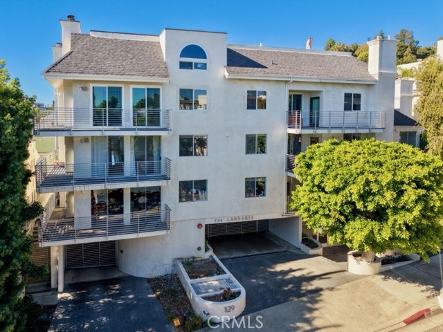 Photo of 1129 Larrabee St