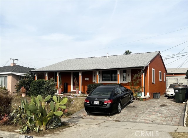 Property photo of 1723 W 111th ST