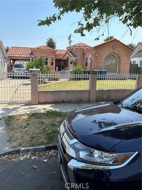 Property photo of 2032 W 77th St