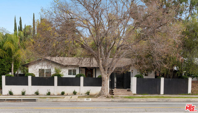 Property photo of 20212 Oxnard ST