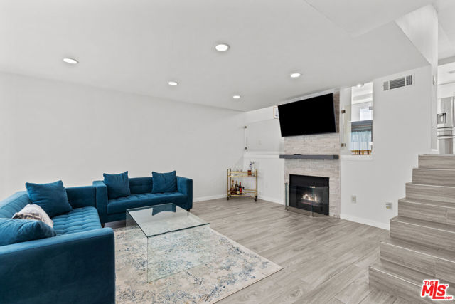 Property photo of 14500 Van Nuys BL