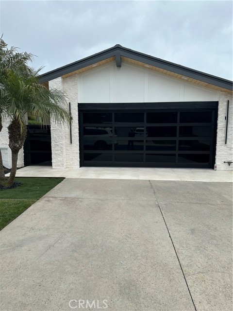 Property photo of 10 White Water DR