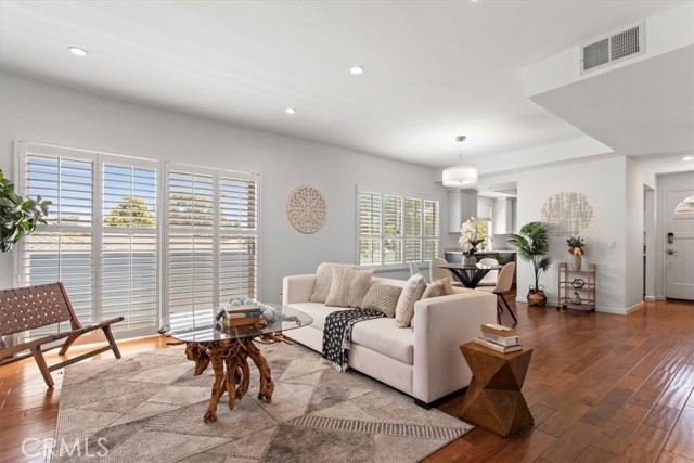 Property photo of 5324 N Kester Ave