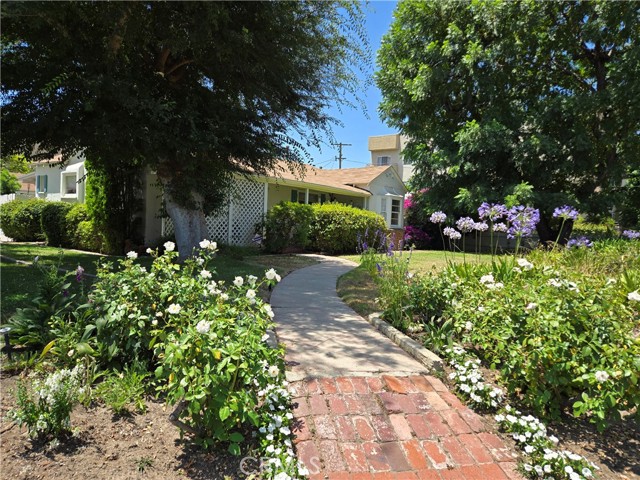 Property photo of 11636 Valley Spring LN
