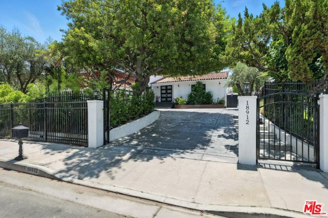 Photo of 18912 Pasadero Dr