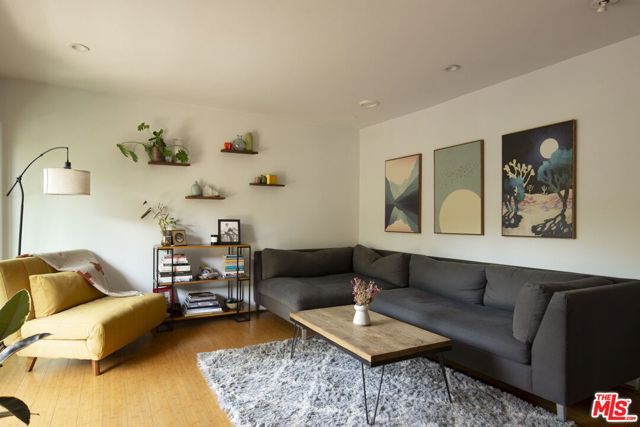 Property photo of 950 N Kings RD