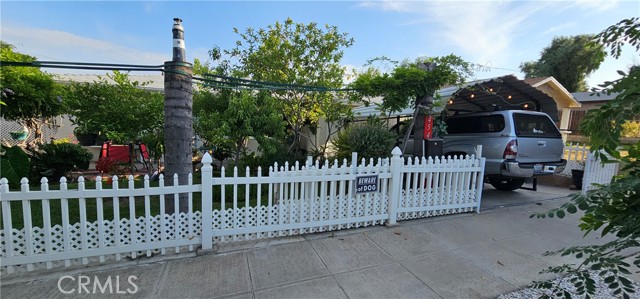 Property photo of 450 W D ST