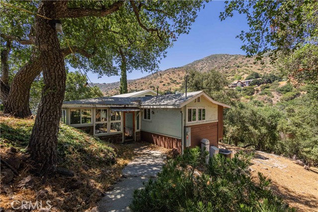 Property photo of 947 N Glendora AV