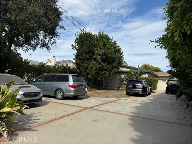 Property photo of 9428 Noble AV