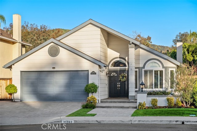 Property photo of 21242 Oakridge