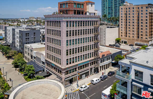 Property photo of 207 E Broadway